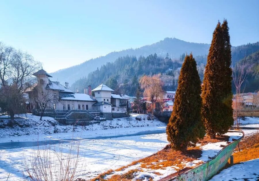 Piatra Neam: Neam County Lakes Sighthseeing Guided Tour - Exploring the Day in Detail