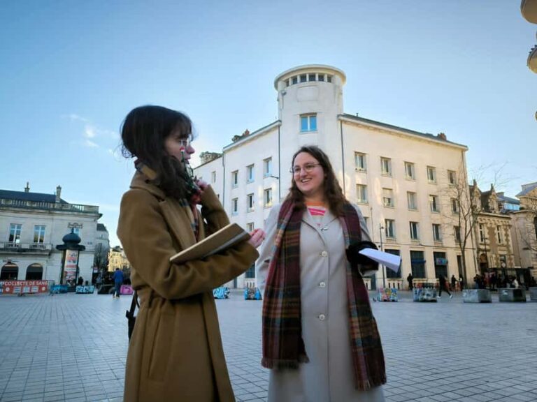 Poitiers: Eleanor's Treasure Hunt  Guided City Tour - Itinerary Breakdown: What to Expect