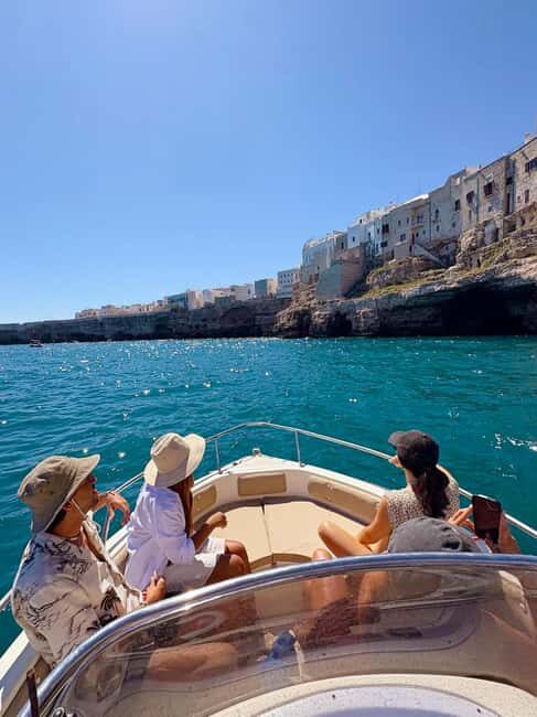 Polignano: group boat Tour between caves prosecco and snacks - A Closer Look at the Experience