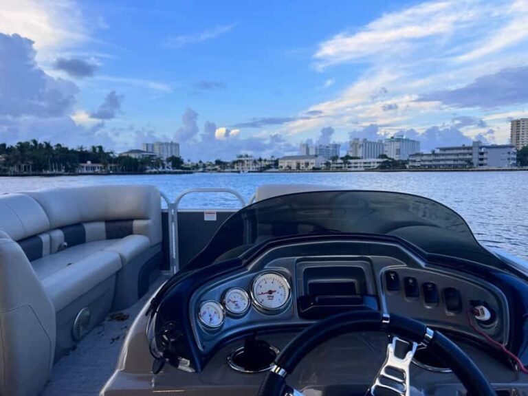 Pompano Beach: Pontoon Boat Rental - The Experience from a Reviewers Perspective