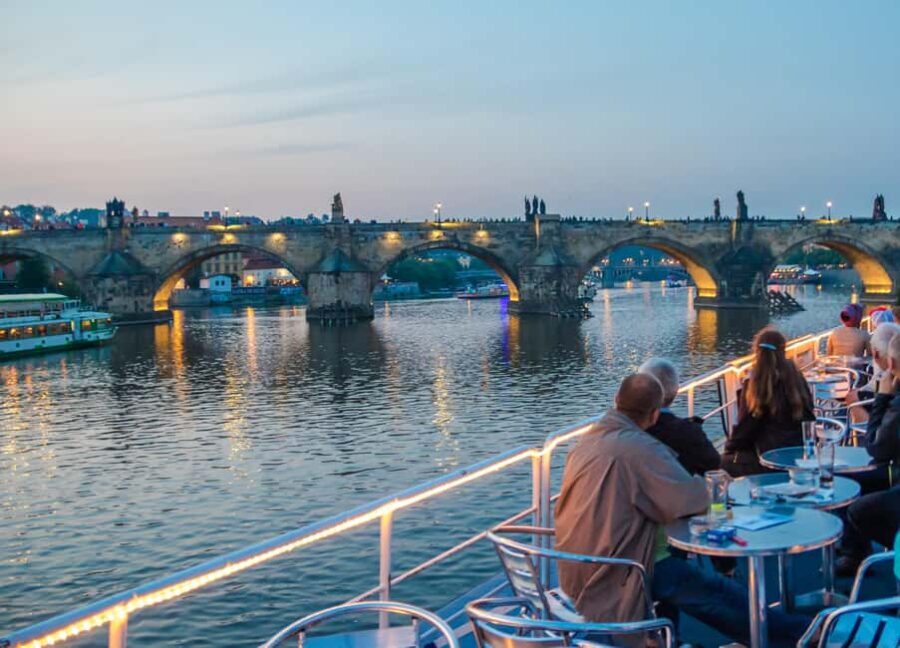 Prague: Dinner Cruise with Hotel Pickup and Drop-off - The Itinerary: A Closer Look