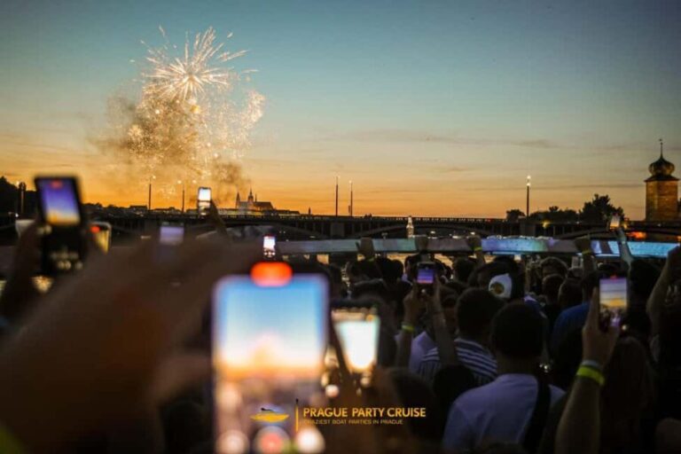 Prague: New Year's VIP Boat Party + EPIC Club - Who Is This Experience Perfect For?
