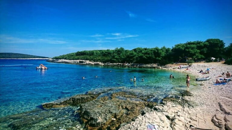 Private Boat Tour From Hvar: Pakleni Islands and Red Rock - Who Is This Tour Best For?