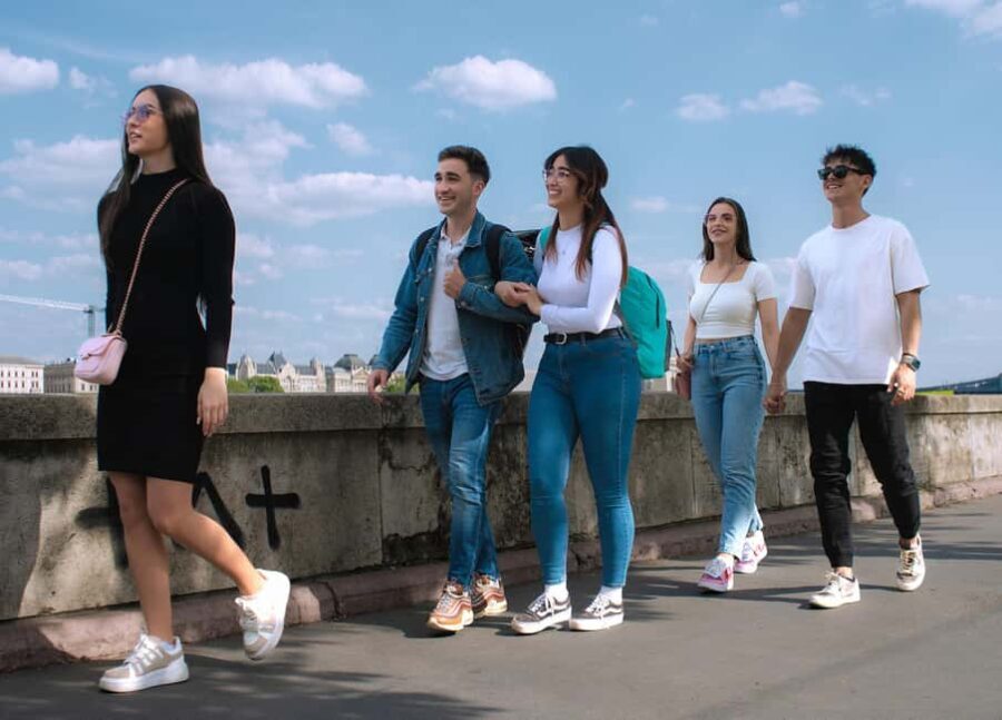 PRIVATE Budapest by Nights: GUIDED tour whit WINE tasting - The Wine Tasting Finale