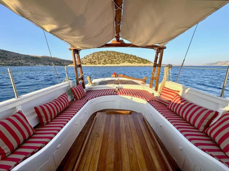 Private Cruise: Boat Tour with Seafood Lunch in Rina's Cave - FAQ