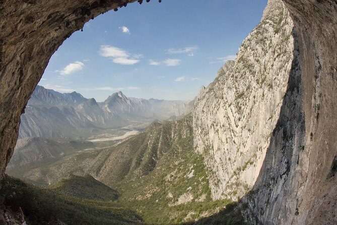 Private Departure Transfer from Monterrey City hotels to Monterrey airport - The Sum Up