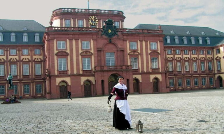 Private tour: Night watchman of Mannheim - city tour in costume - What to Expect on the Tour