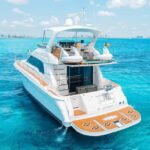 Private yacht ride in Cancun - The Pros and Cons Based on Real Insights