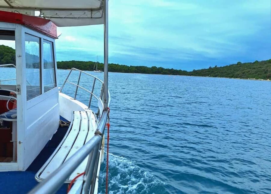 Pula: Boat Tour with Swimming and Snorkeling - Snorkeling and Swimming Experiences