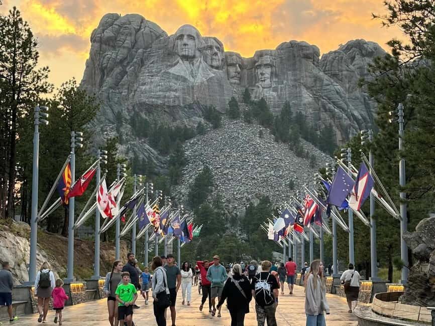Rapid City: Black Hills Tour with Monument Tour - The Value of a Guided Small-Group Experience