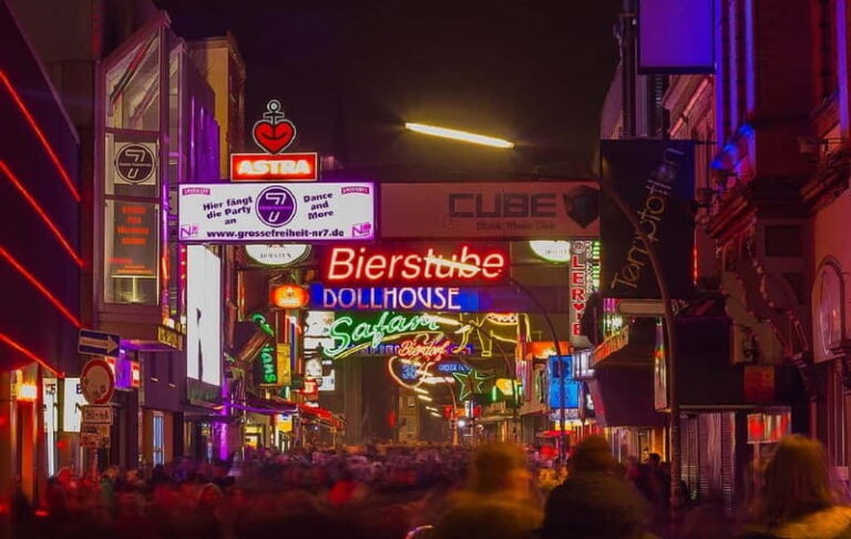 Reeperbahn Tour: Sex, Sin, Parties, and Crime - The Value of the Experience