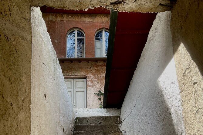 Relics of Comunism in Tiranë - Practical Details & Value