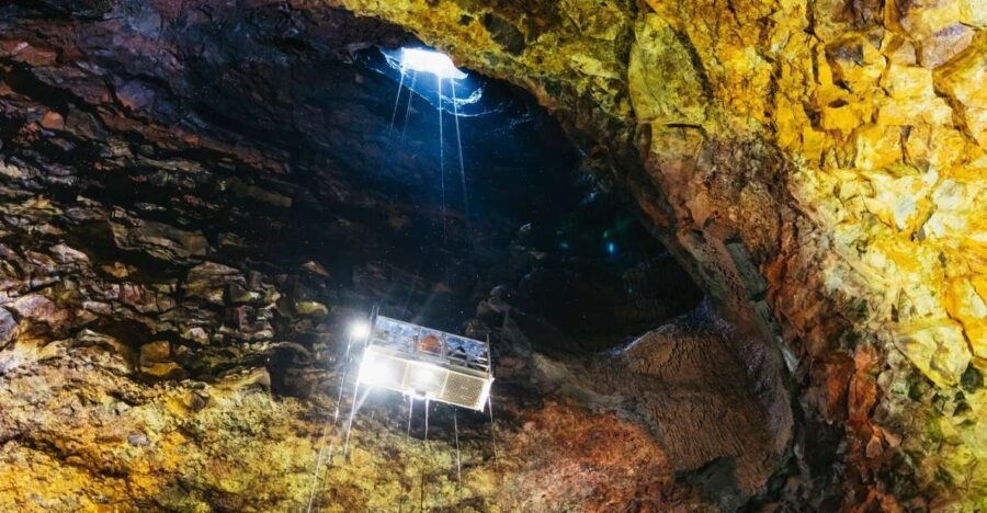 Reykjavik: Thrihnukagigur Volcano Guided Hiking Day Trip - The Experience in Detail