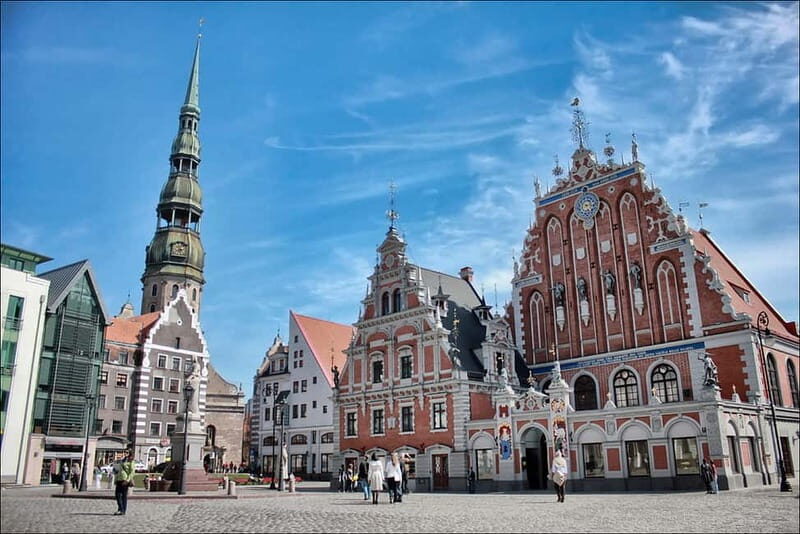 Riga Classical Old Town 2-Hour Walking Tour - Why This Tour Works Well