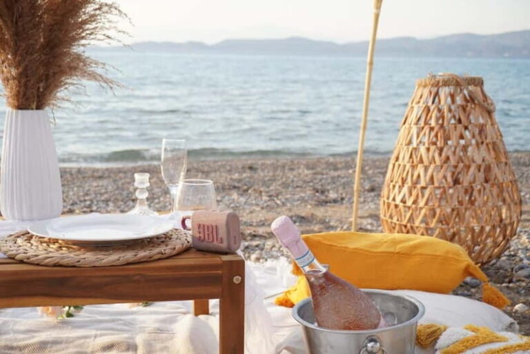 Romantic picnic in Corinth by the sea - What to Consider Before Booking