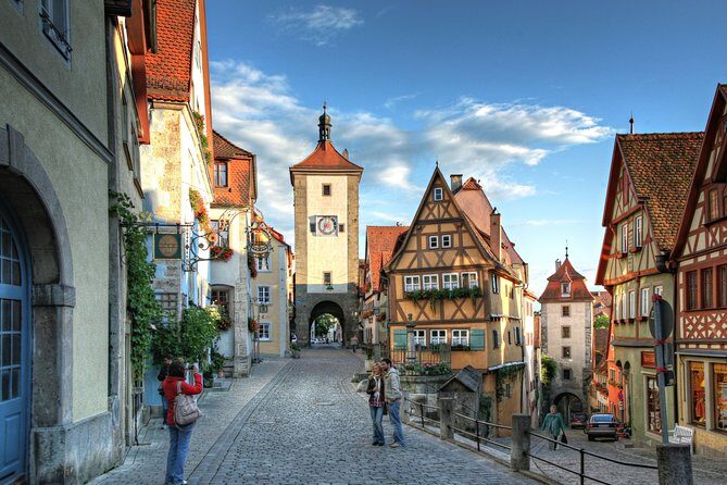 Romantic Road Coach Trip from Frankfurt to Rothenburg/round trip - Transportation and Group Size