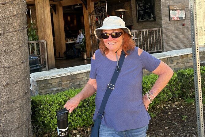 Royal Exploration Scavenger Hunt Game in Nashville - How the Live Remote Host Enhances the Experience