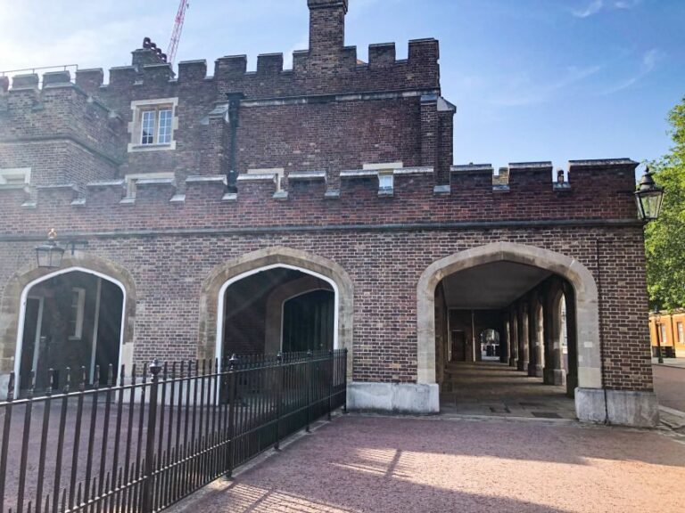 Royal London: Tudors & Stuarts Walking Tour - Practicalities: What to Expect