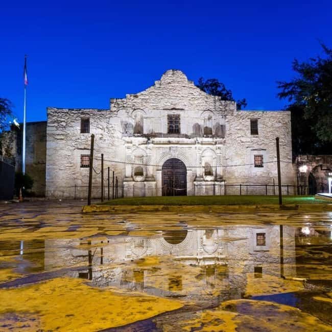 San Antonio: City Lights Night Tour by Trolley - Starting Point and Logistics  