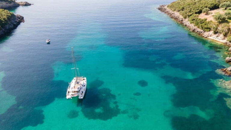 Santorini: Caldera Catamaran Sail & Swim with lunch - The Itinerary Breakdown