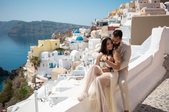Santorini couple photoshoot with 50 edited photos! - Locations and Highlights