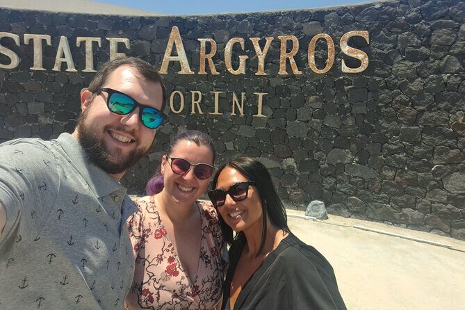 Santorini in a Day: Essential Highlights Tour - Detailed Breakdown of the Itinerary