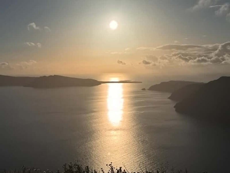 Santorini: Romantic Proposal with Caldera View - The Perfect Setting for a Proposal
