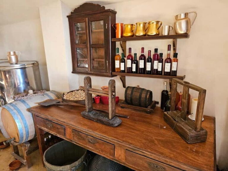 Santorini: Shared Wine Tasting and Culinary Experience - Detailed Breakdown of the Itinerary