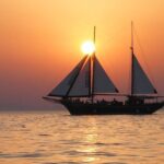 Santorini Sunset cruise - Logistics and Practical Tips