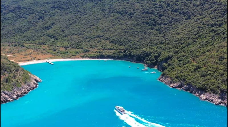 Sarandë: Private boat tour to Kroreza Bay & free sunbeds - The Itinerary in Detail