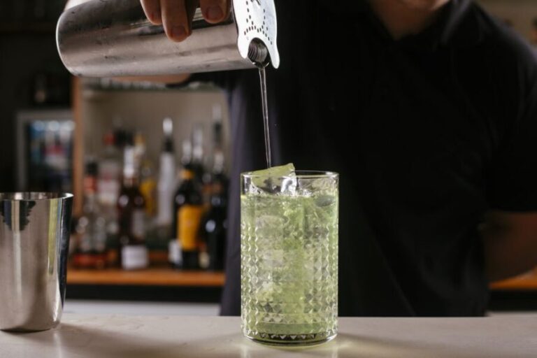 Savannah: Battles & Brews Civil War History Pub Crawl - The Venues and Cocktails