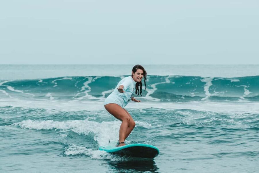 Sayulita: Private Surf Lesson women instructor - Introduction to the Sayulita Surf Experience