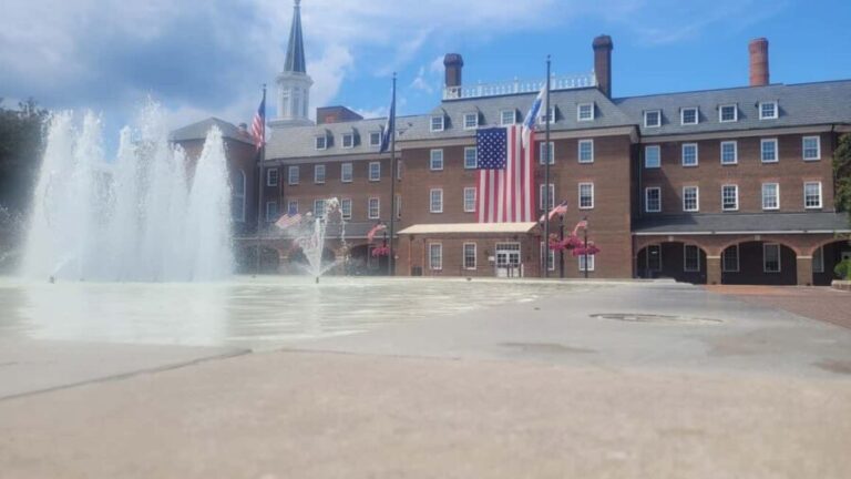 Semi-Private Walking Tour Old Town Alexandria & Carlyle - Highlights of the Tour