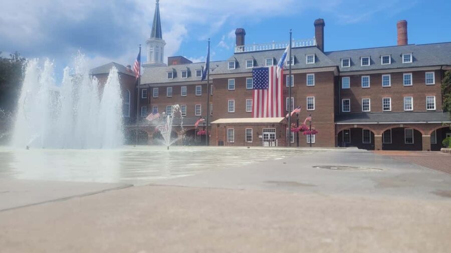 Semi-Private Walking Tour Old Town Alexandria & Carlyle - Highlights of the Tour