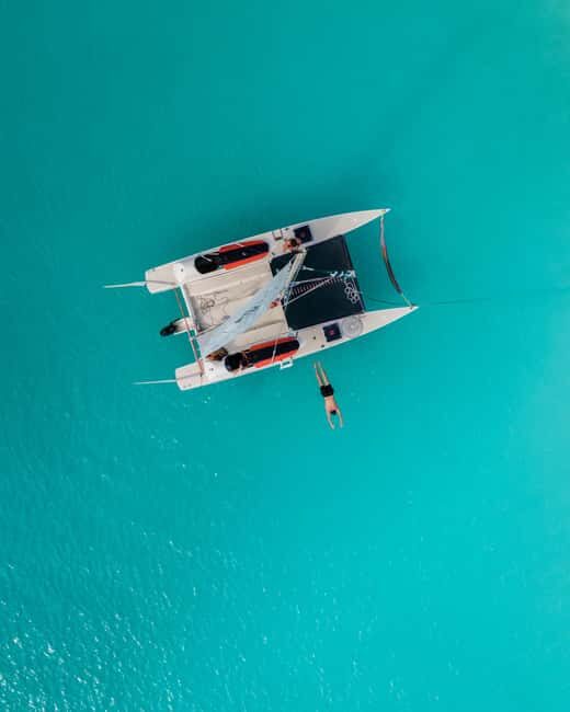 Shared Sailing: Sailing tour in Bacalar Lagoon. - Exploring the Bacalar Lagoon by Sailboat