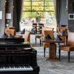 Sinatra Tribute Show and Dinner Experience in Manes - Who This Experience Suits Best