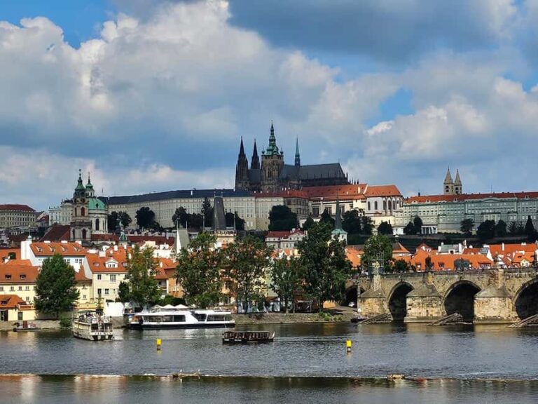 Skip-the-Line Private Tour of Prague Castle & Hidden Gems - A Closer Look at the Itinerary