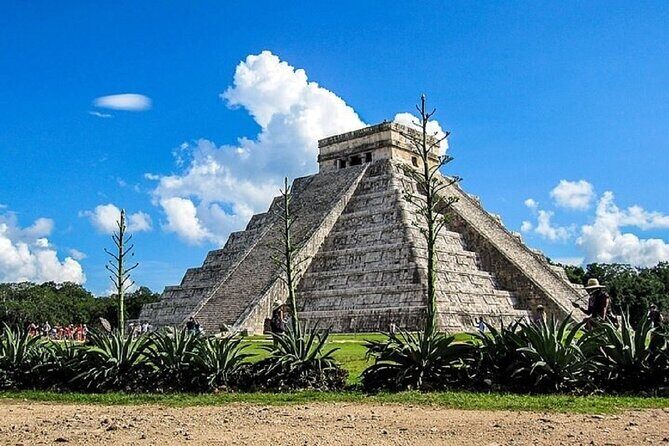 Small group tour to Chichen Itza early access + Cenote + Ekbalam - The Sum Up