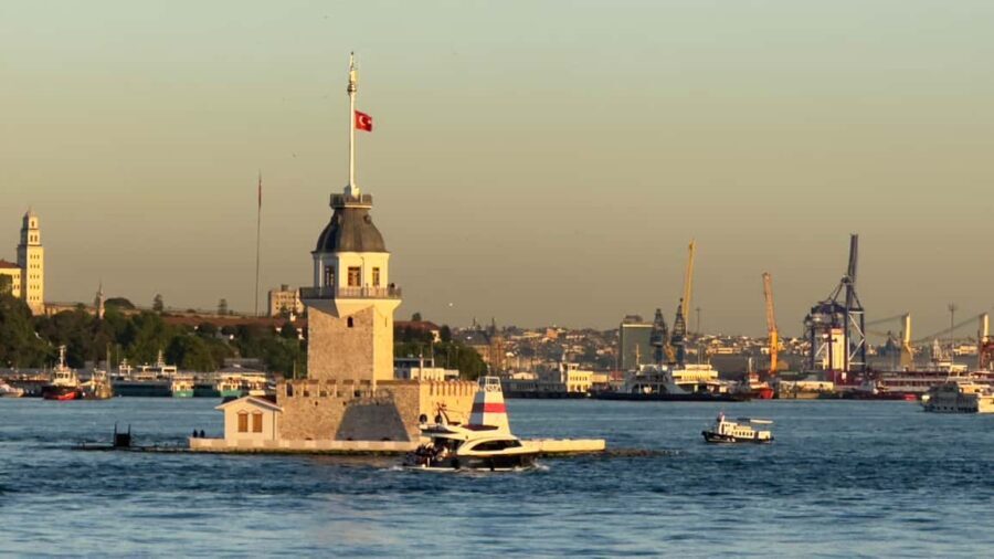 stanbul: Small-Group Sunset Cruise & Audio Guide w/Snack - Good To Know