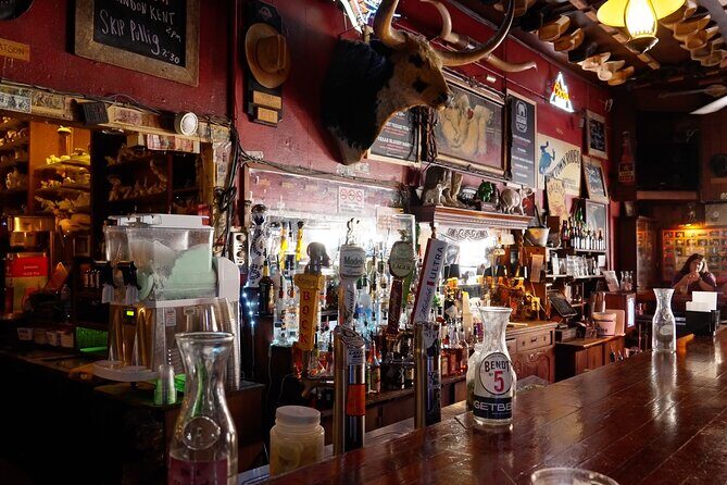 Stockyards Jingle & Mingle Holiday Saloon Crawl in Fort Worth - A Close Look at the Experience