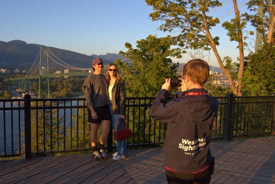 Sunset Bus Tour: Stanley Park & English Bay Photostops - Why Choose the Sunset Bus Tour?