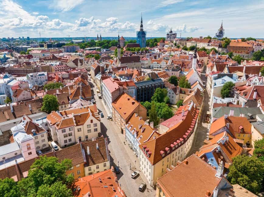 Tallinn: 2-hour Best Intro Walking Tour with a Local - Discovering Tallinn: What to Expect on the 2-Hour Walk