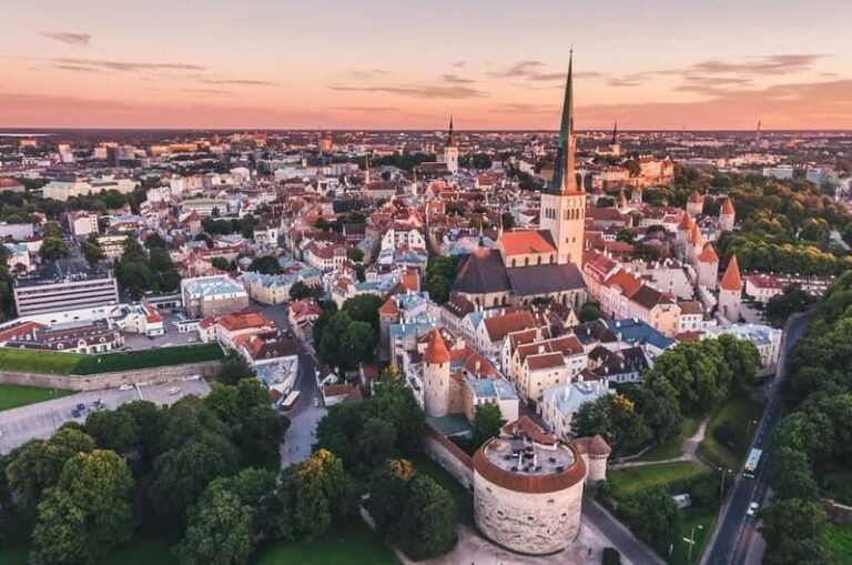 Tallinn: Audio Self Tour Guide with 10 Sightseeing Points - The Experience for Different Types of Travelers