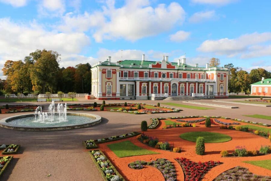 Tallinn Classic: Old Town and Kadriorg District Guided Tour - Who Will Love This Tour?