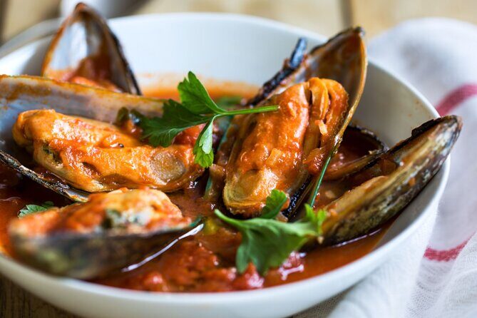 Tapas Cooking Class + Wine Pairings (Includes 5-Course Meal) - Why This Experience Works