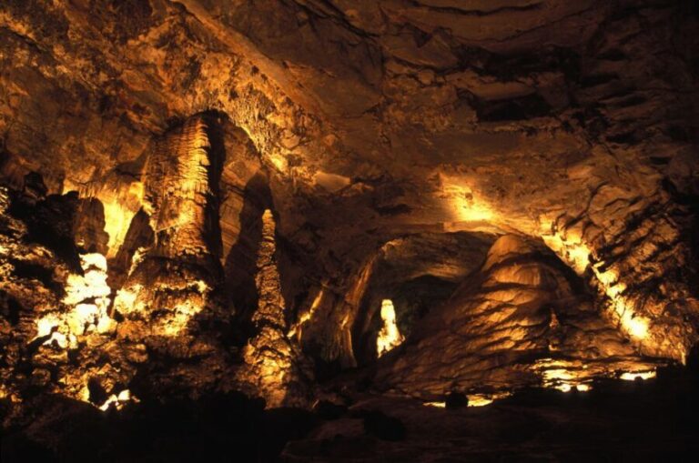 Taxco, Cacahuamilpa Caves and Cuernavaca Full-Day Tour - Exploring the Itinerary in Detail  