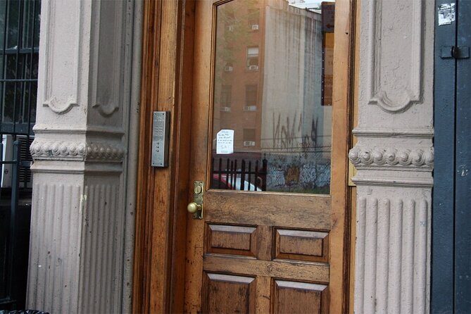 Taxi Driver Movie Locations on Private Tour in New York City - Step 2: The Electoral Office of Charles Palantine