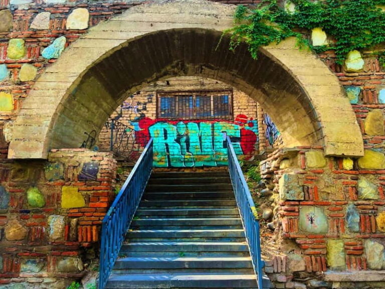 Tbilisi: Hidden Gems Walking Tour with Food & Wine Tastings - Hidden Eateries and Authentic Flavors