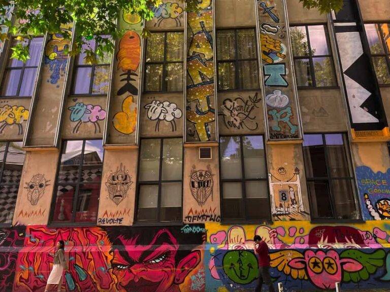 Tbilisi: Left and Right Banks of City - Culture & Local Life - The Sum Up