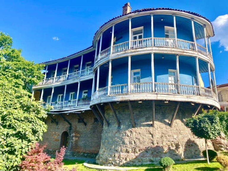 Tbilisi old town (Sololaki) 4 hours private walking tour - Practical Information & Value